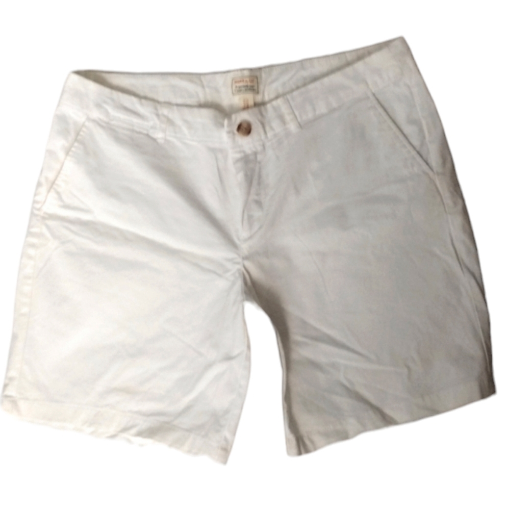 Women's Gap khaki boyfriend shorts in white size 14  gently used